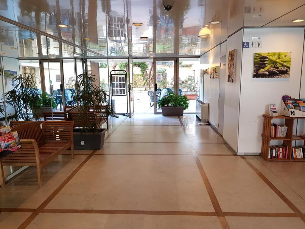 Apartment Centre Les Pins *
